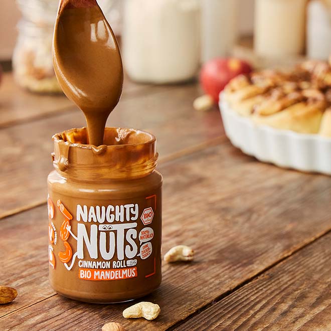 Naughty Nuts Nussbutter Bio Mandelmus Cinnamon Roll